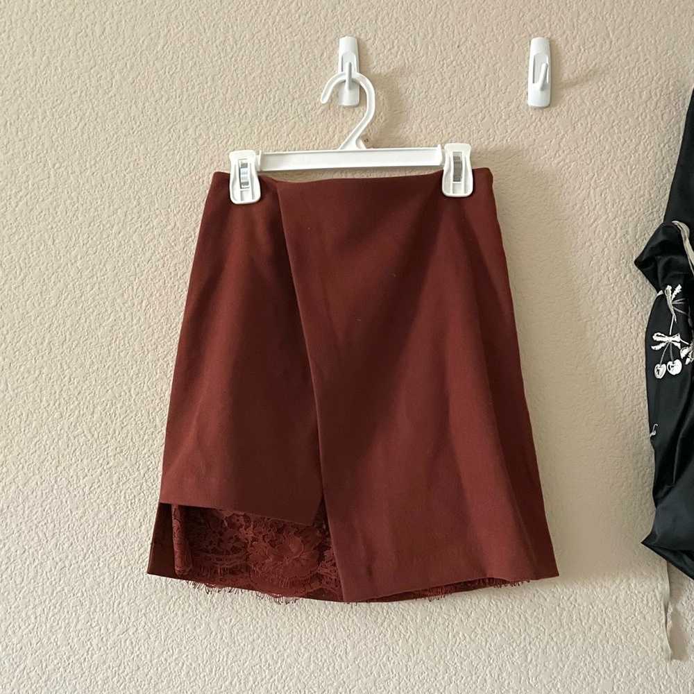NWOT Japanese brand RESEXXY red-orange wrap mini skirt with lace trim